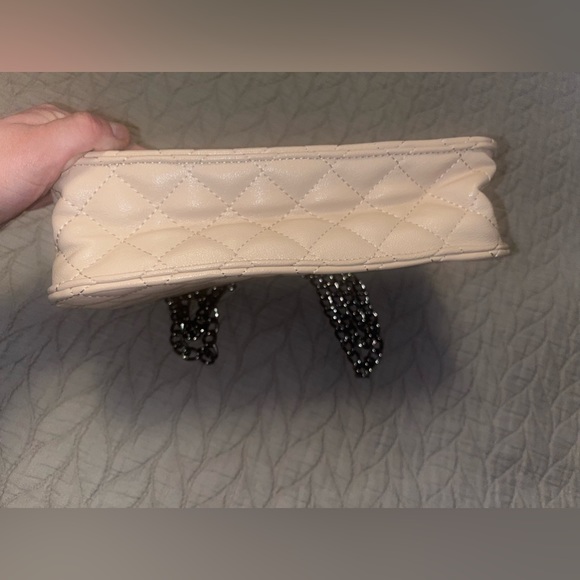 Express Quilted Purse - Picture 5 of 8